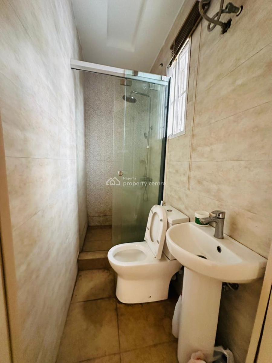 Nicely Built 2 Bedroom Maisonette, Lekki Phase 1, Lekki, Lagos, Flat / Apartment for Rent