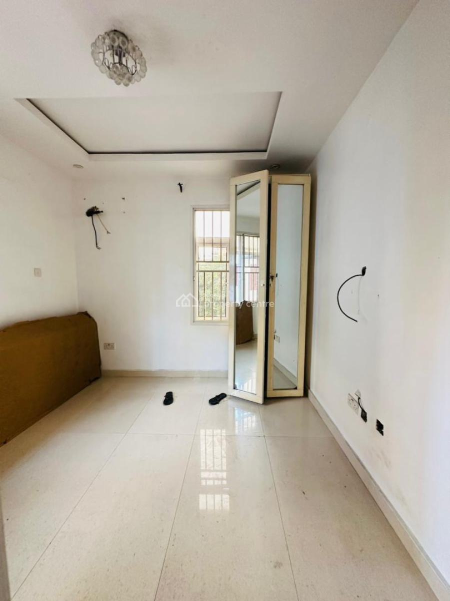 Nicely Built 2 Bedroom Maisonette, Lekki Phase 1, Lekki, Lagos, Flat / Apartment for Rent