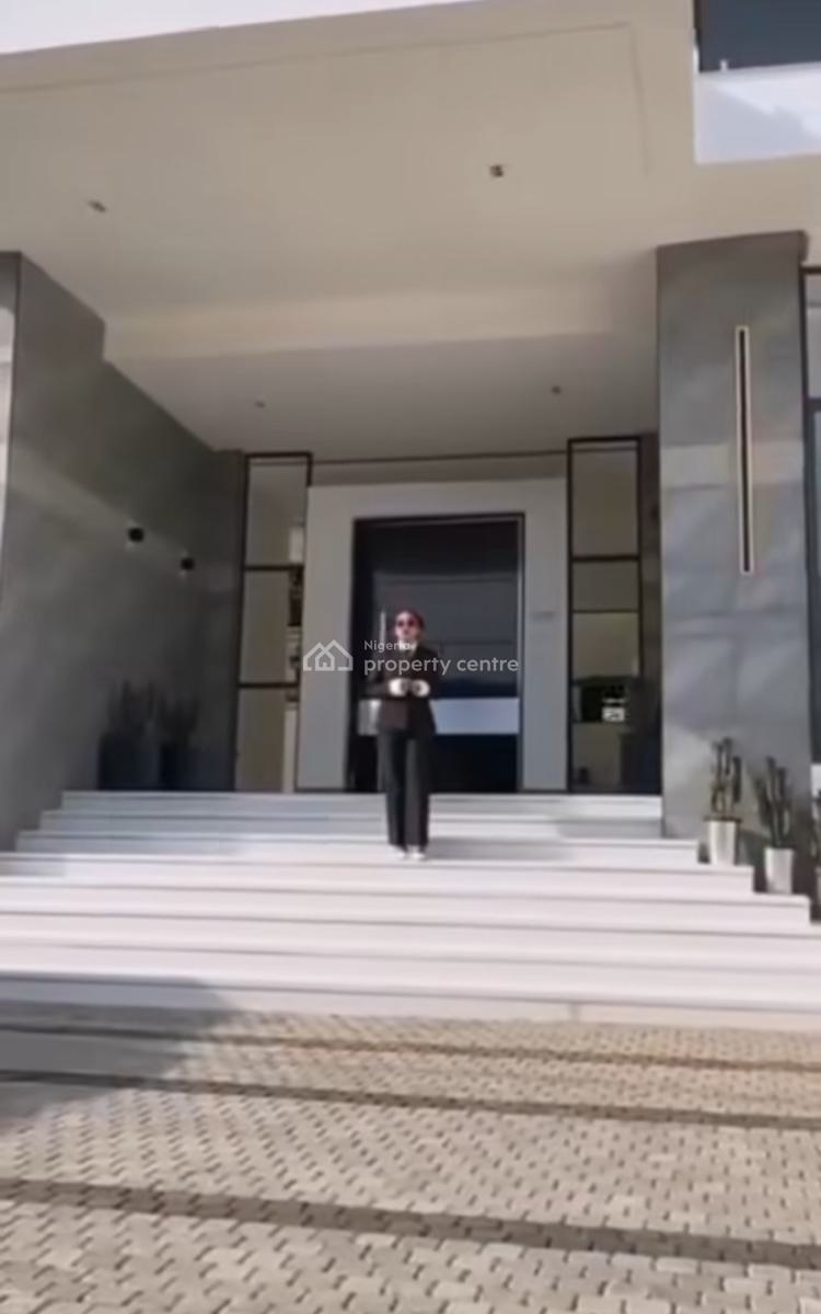 8 Bedrooms (all En-suite) ‎ ‎2-bq‎ ‎central Solar Power, Asokoro District, Abuja, Detached Duplex for Sale