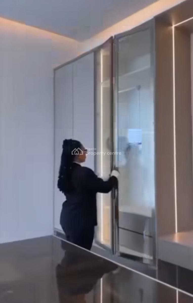 8 Bedrooms (all En-suite) ‎ ‎2-bq‎ ‎central Solar Power, Asokoro District, Abuja, Detached Duplex for Sale