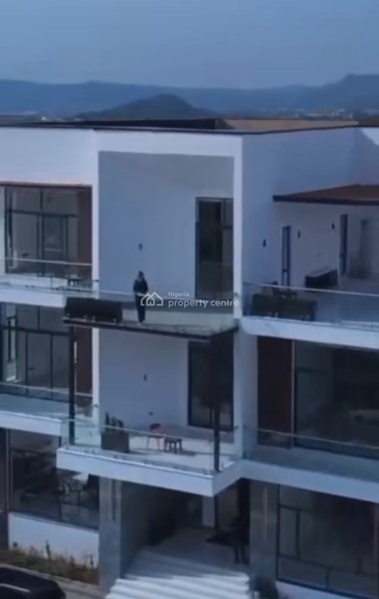 8 Bedrooms (all En-suite) ‎ ‎2-bq‎ ‎central Solar Power, Asokoro District, Abuja, Detached Duplex for Sale