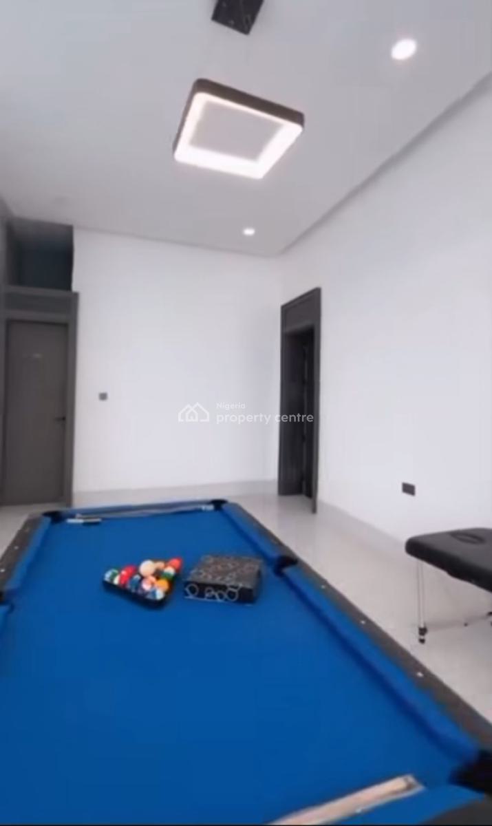 8 Bedrooms (all En-suite) ‎ ‎2-bq‎ ‎central Solar Power, Asokoro District, Abuja, Detached Duplex for Sale