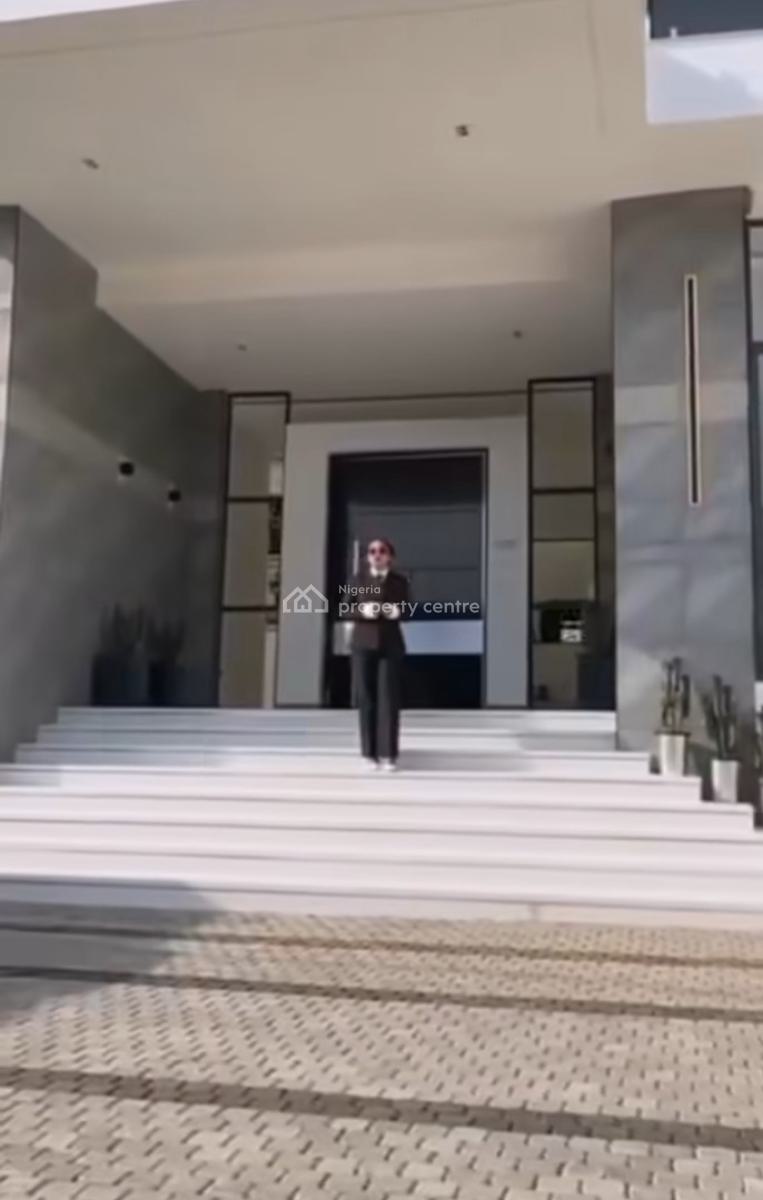 8 Bedrooms (all En-suite) ‎ ‎2-bq‎ ‎central Solar Power, Asokoro District, Abuja, Detached Duplex for Sale