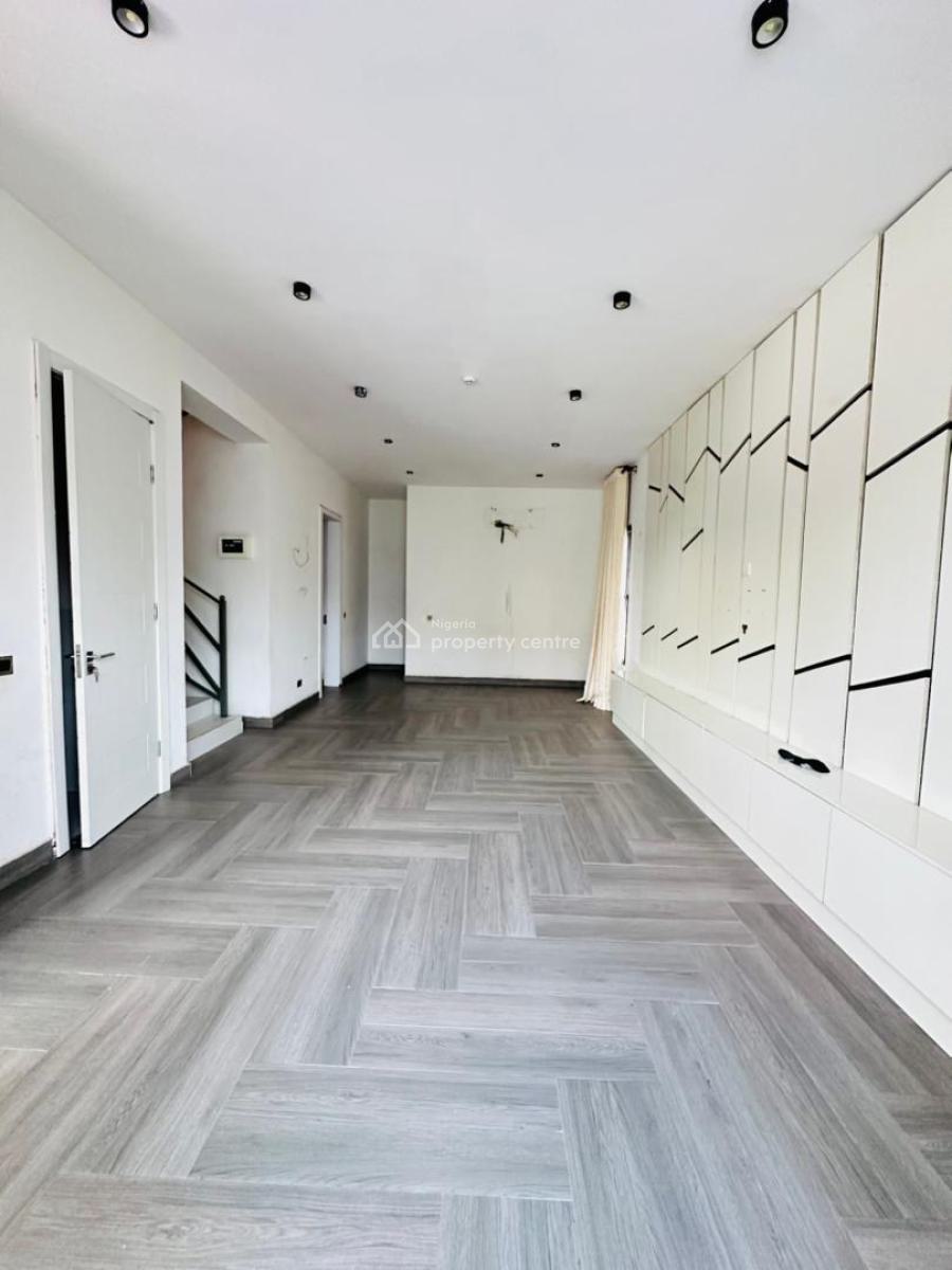 Spaciously Built 4 Bedroom Terrace Duplex with Bq, Lekki Phase 1, Lekki, Lagos, Terraced Duplex for Rent