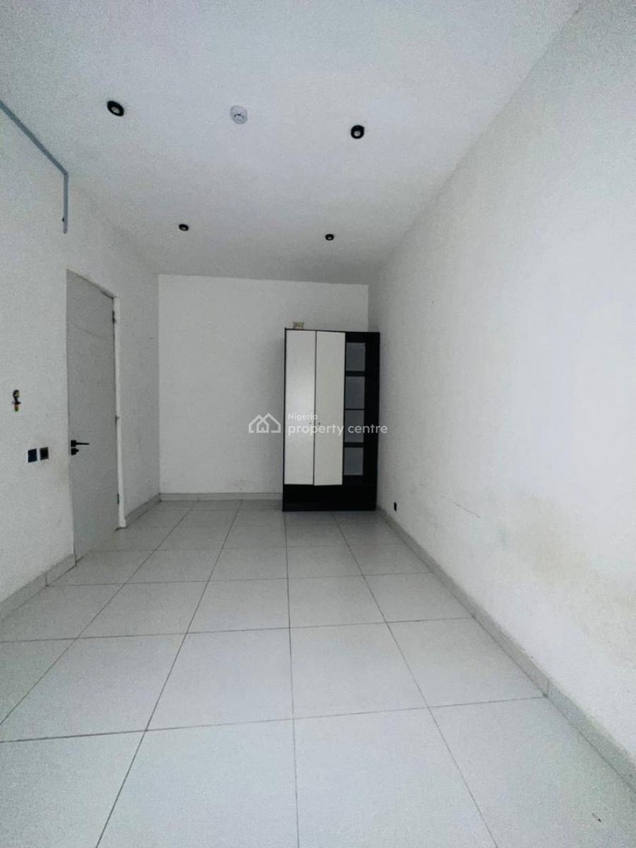 Spaciously Built 4 Bedroom Terrace Duplex with Bq, Lekki Phase 1, Lekki, Lagos, Terraced Duplex for Rent