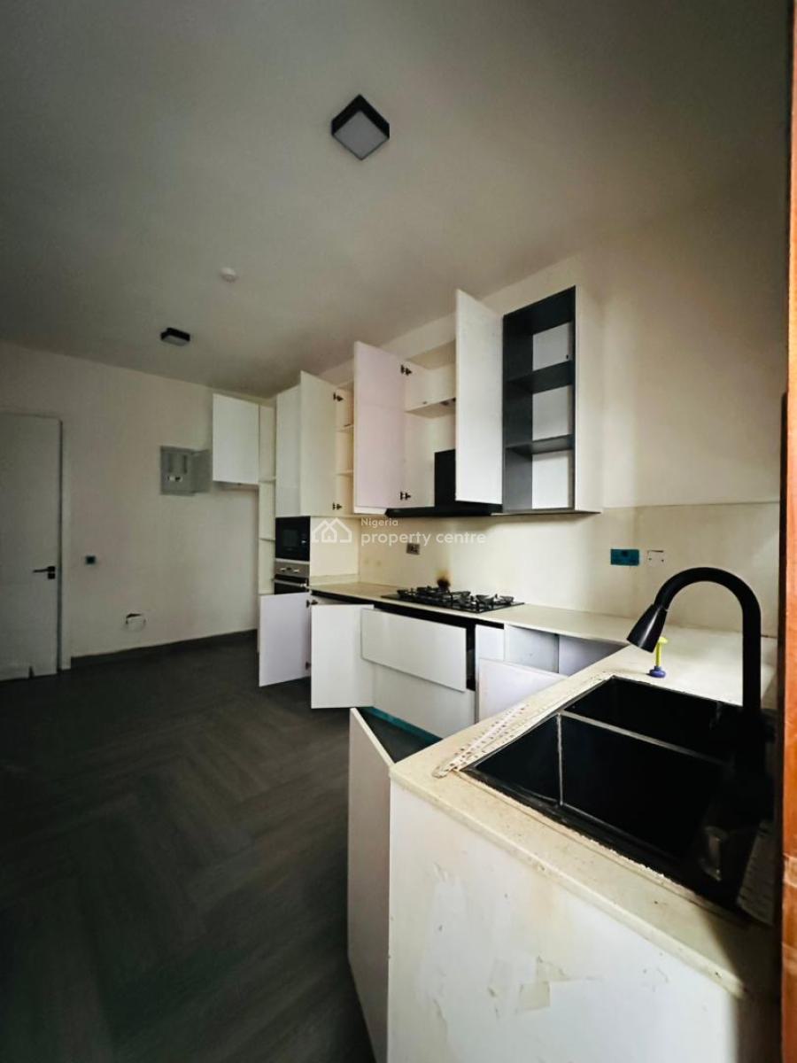 Spaciously Built 4 Bedroom Terrace Duplex with Bq, Lekki Phase 1, Lekki, Lagos, Terraced Duplex for Rent