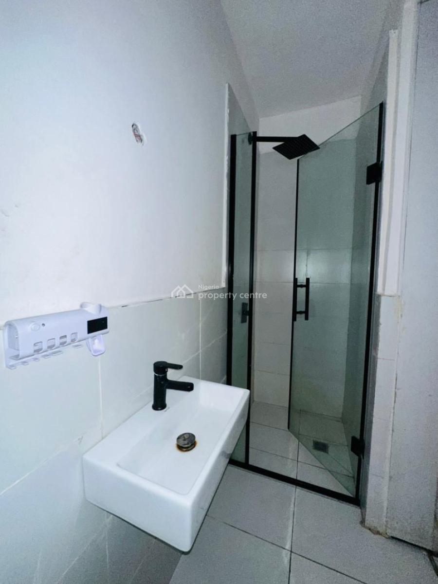 Spaciously Built 4 Bedroom Terrace Duplex with Bq, Lekki Phase 1, Lekki, Lagos, Terraced Duplex for Rent