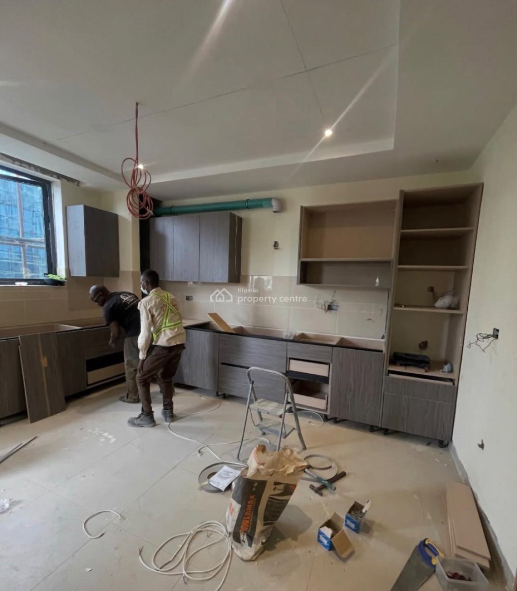 Fully Serviced Three Bedroom Apartment with Bq, Pool and Elevator, Lekki Phase 1, Lekki, Lagos, Flat / Apartment for Rent