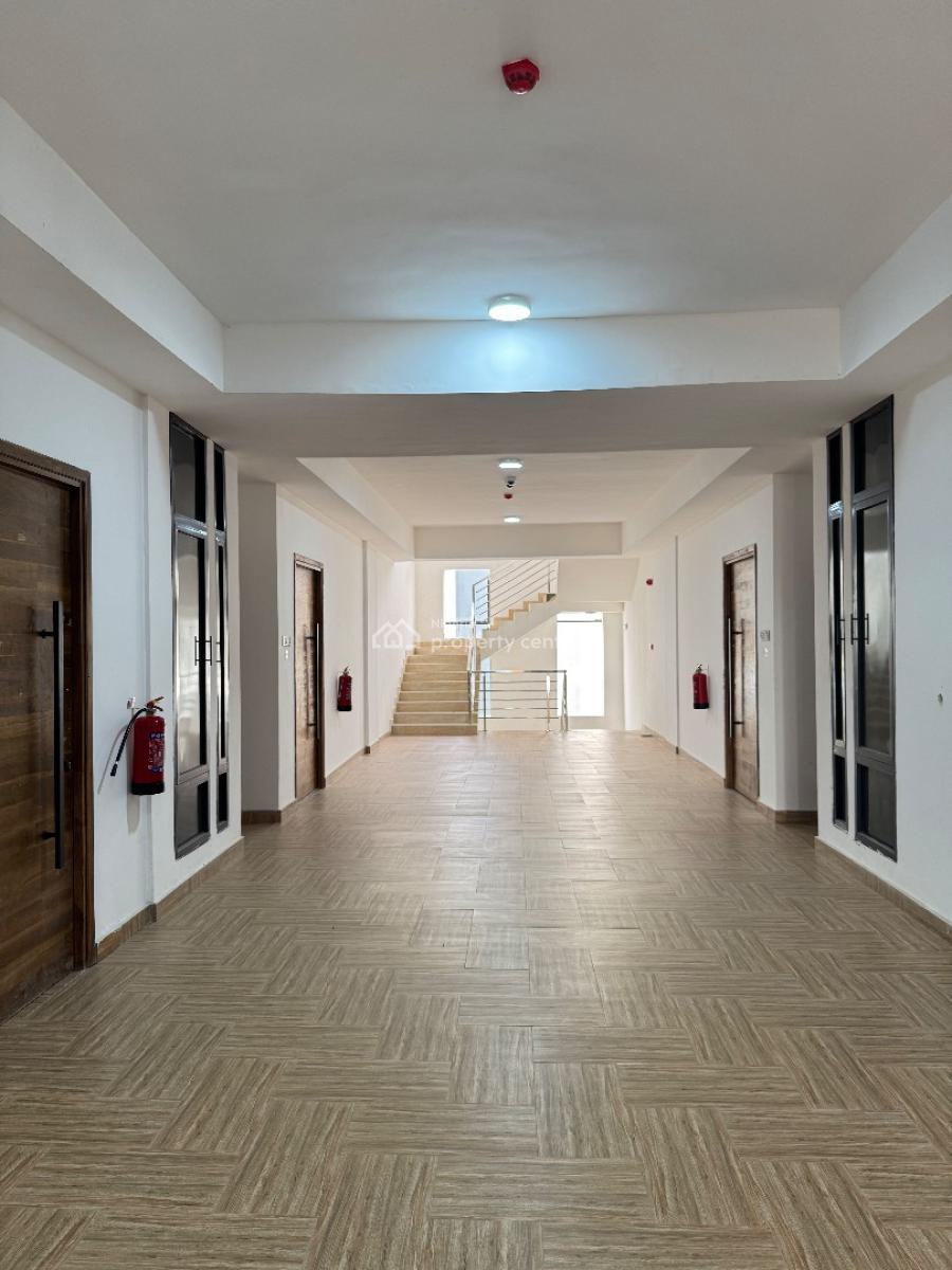 Stunning Three (3) Bedroom Apartment with Pool, Gym Elevator and Bq, Lekki Phase 1, Lekki, Lagos, Flat / Apartment for Sale