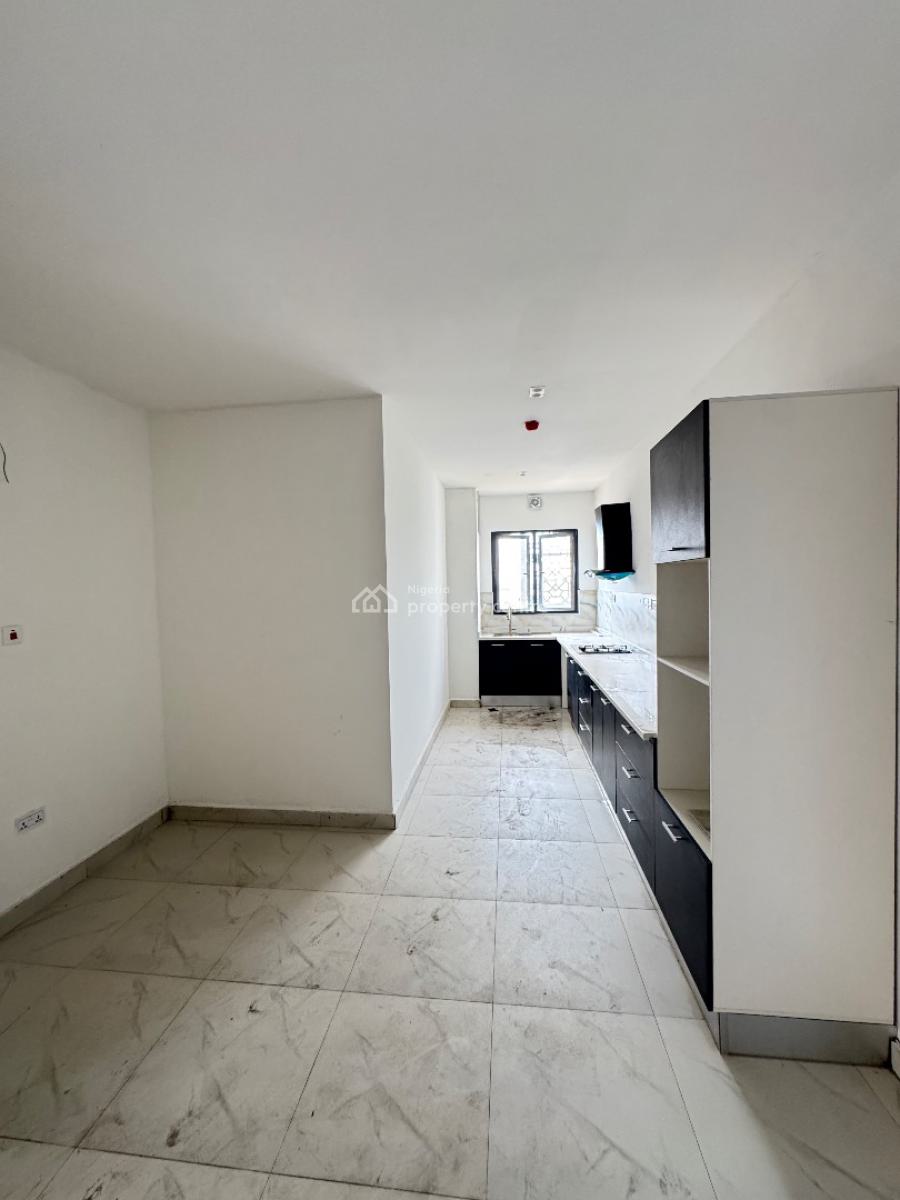 Stunning Three (3) Bedroom Apartment with Pool, Gym Elevator and Bq, Lekki Phase 1, Lekki, Lagos, Flat / Apartment for Sale