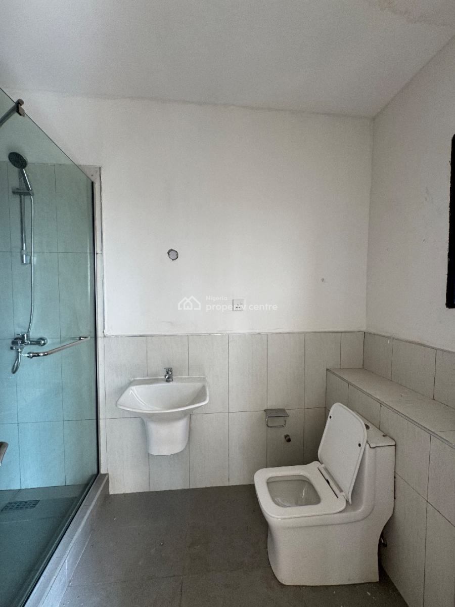 Stunning Three (3) Bedroom Apartment with Pool, Gym Elevator and Bq, Lekki Phase 1, Lekki, Lagos, Flat / Apartment for Sale