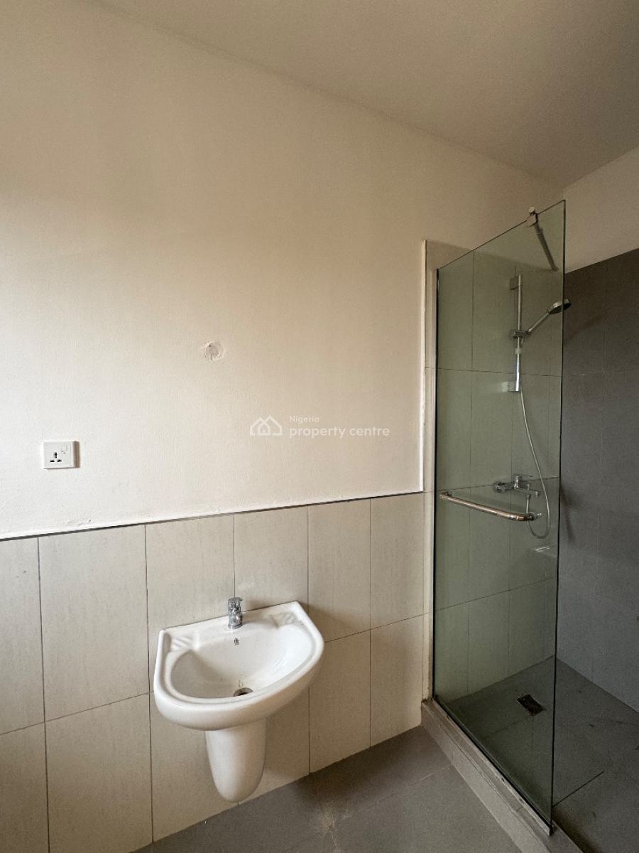 Stunning Three (3) Bedroom Apartment with Pool, Gym Elevator and Bq, Lekki Phase 1, Lekki, Lagos, Flat / Apartment for Sale