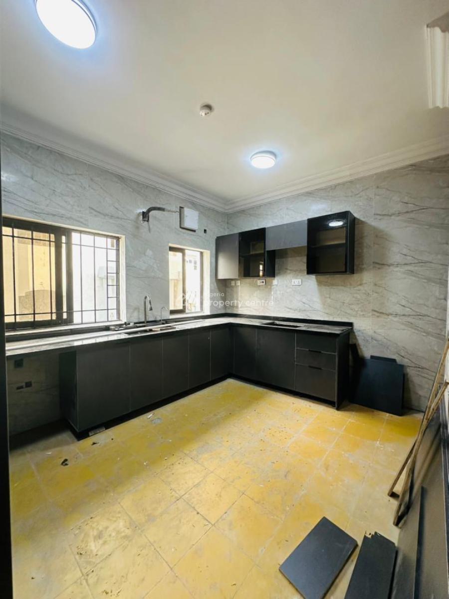 Elegantly 3 Bedroom Apartment with Bq Swimming Pool ,gym&elevator, Lekki Phase 1, Lekki, Lagos, Flat / Apartment for Rent
