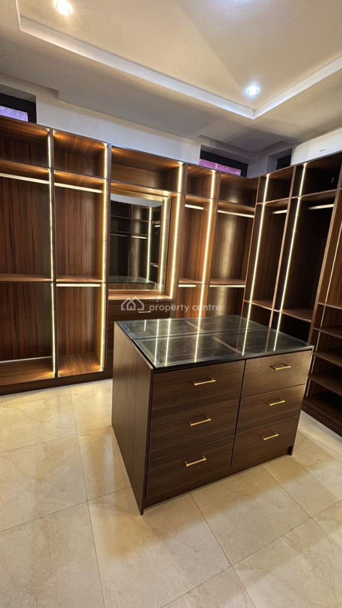 Spacious 3 Bedroom Apartment Fully Furnished, Lekki Phase 1, Lekki, Lagos, Flat / Apartment for Rent