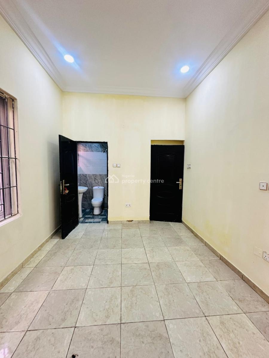 Nicely Built 2 Bedroom Apartment, Lekki Phase 1, Lekki, Lagos, Flat / Apartment for Rent