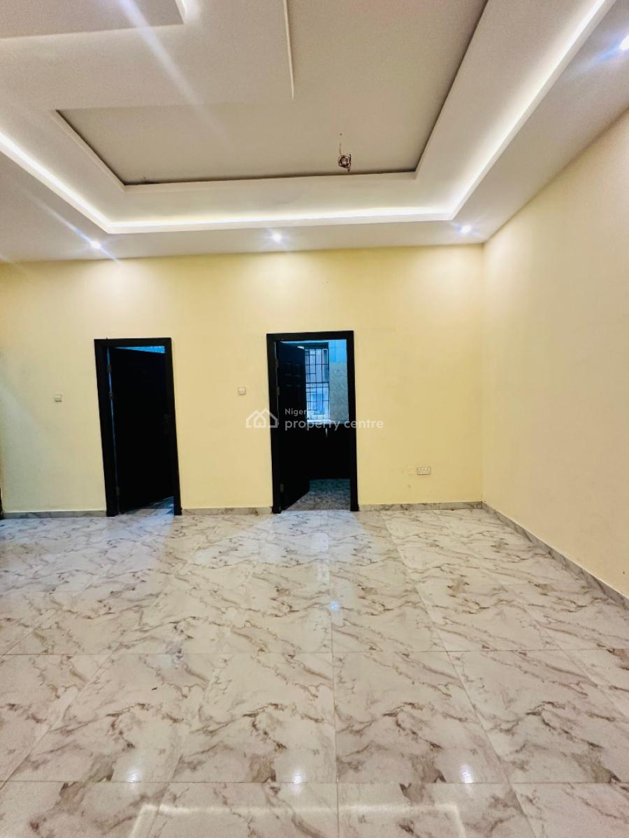 Nicely Built 2 Bedroom Apartment, Lekki Phase 1, Lekki, Lagos, Flat / Apartment for Rent
