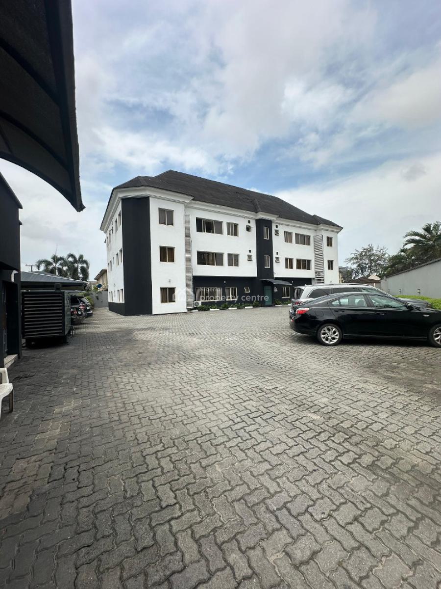 Modestly Built 3bedroom Apartment with Bq,gym &swimming Pool, Lekki Phase One ,lekki ,lagos ,nigeria, Lekki Phase 1, Lekki, Lagos, Flat / Apartment for Rent