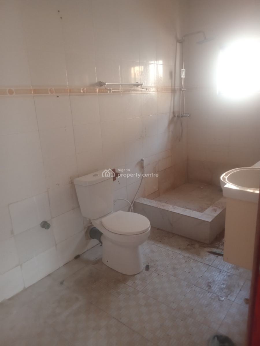 a Luxurious Standard Masterbed with Standard Shared Kitchen, Chevron Drive Chevy View, Lekki, Lagos, Self Contain (single Rooms) for Rent