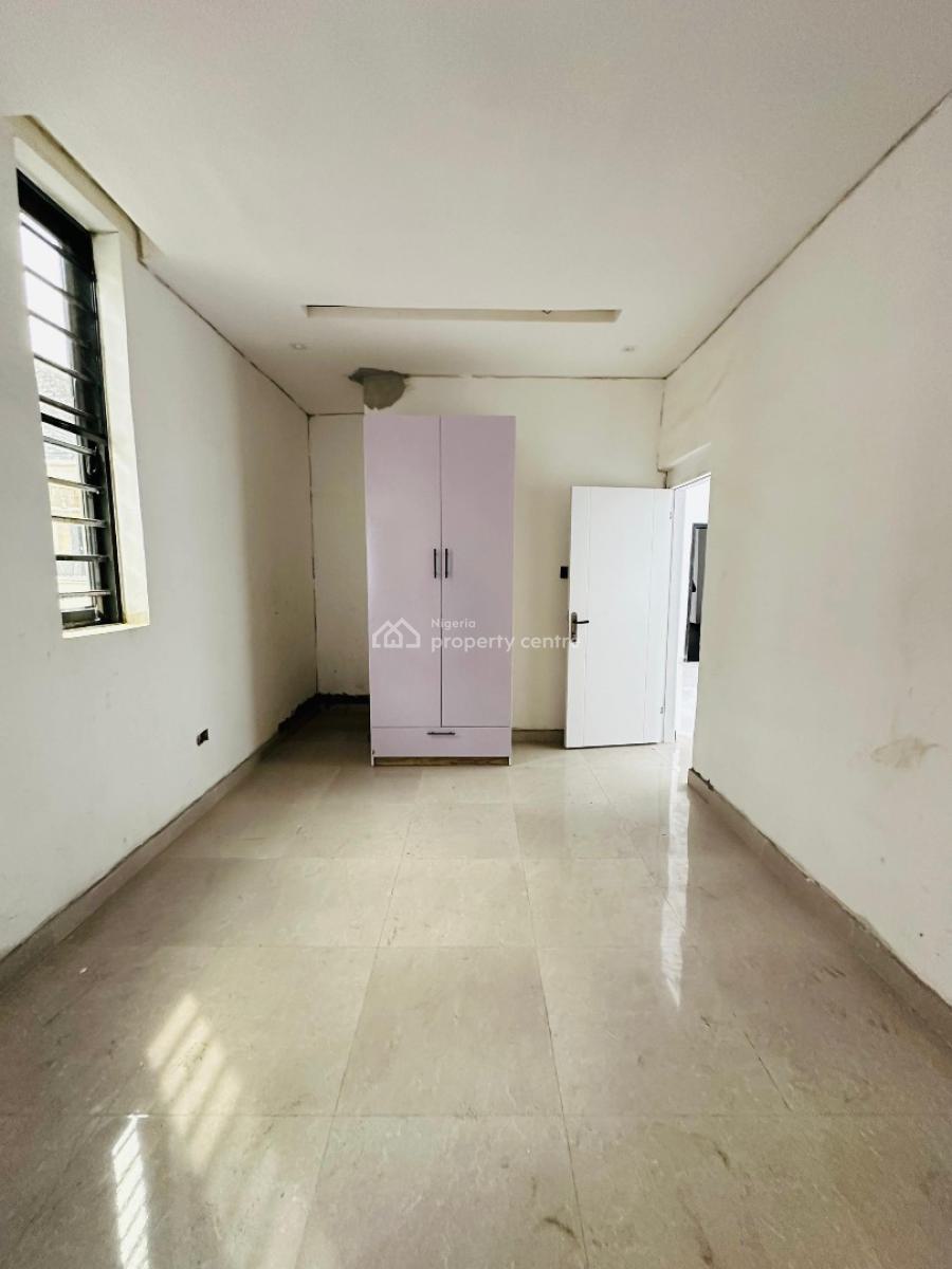 Beautifully 2 Bedroom Apartment with Swimming Pool ,gym & Playground, Ologolo, Lekki, Lagos, Flat / Apartment for Rent