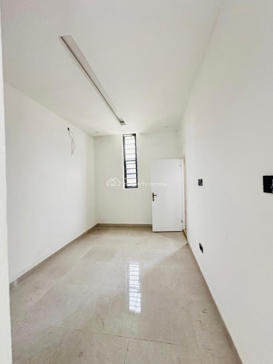 Beautifully 2 Bedroom Apartment with Swimming Pool ,gym & Playground, Ologolo, Lekki, Lagos, Flat / Apartment for Rent