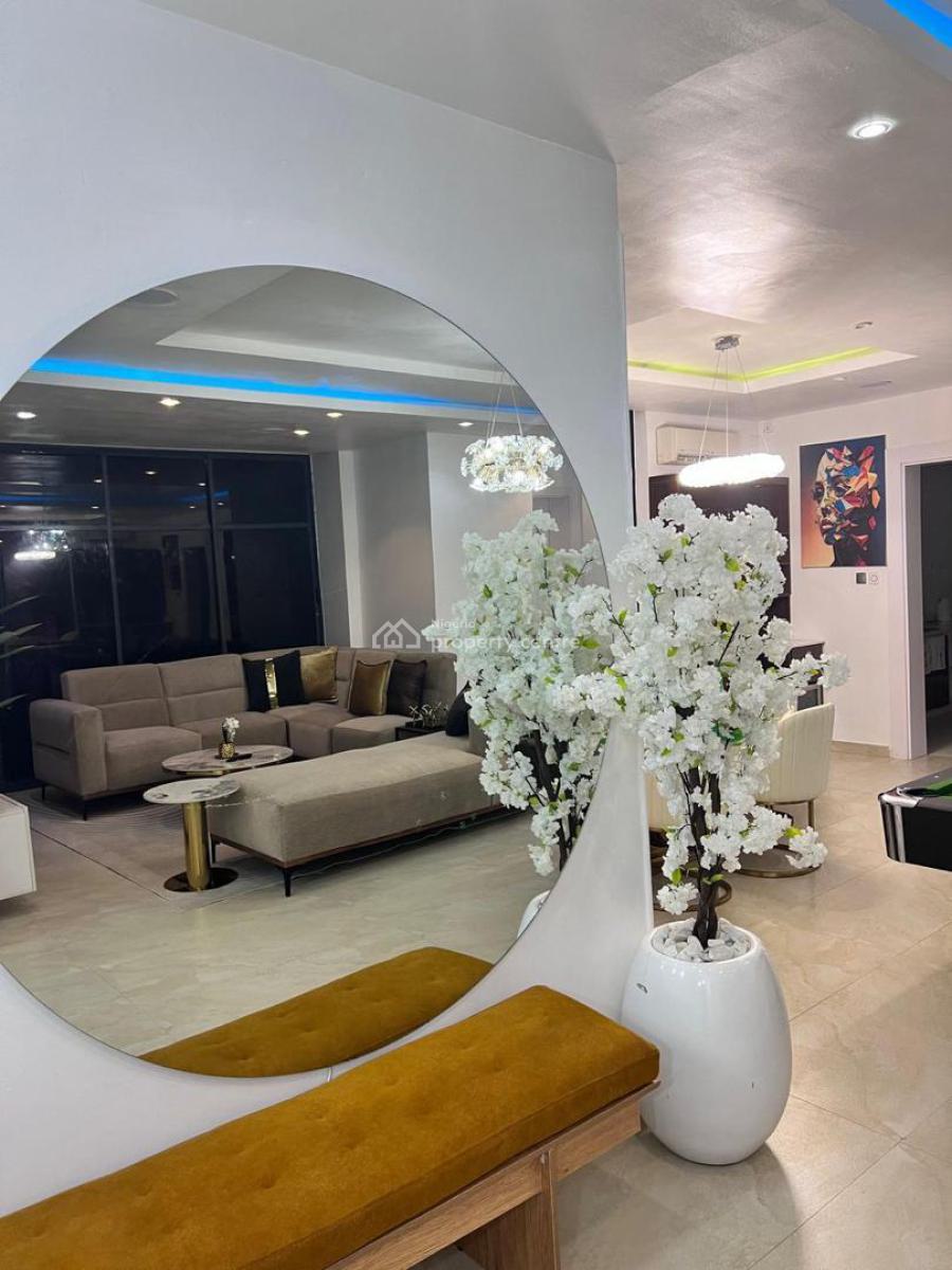 Very Spacious Well Furnished 3 Bedroom Apartment, Lekki Phase 1, Lekki, Lagos, Flat / Apartment for Rent