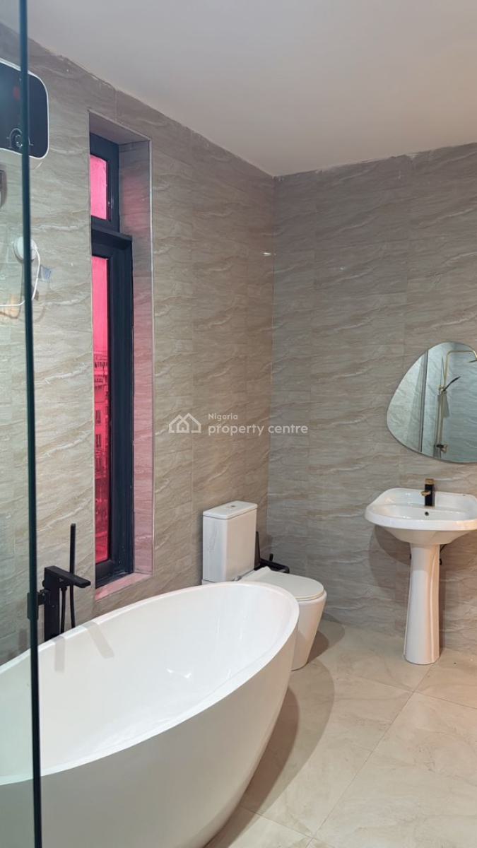 Very Spacious Well Furnished 3 Bedroom Apartment, Lekki Phase 1, Lekki, Lagos, Flat / Apartment for Rent