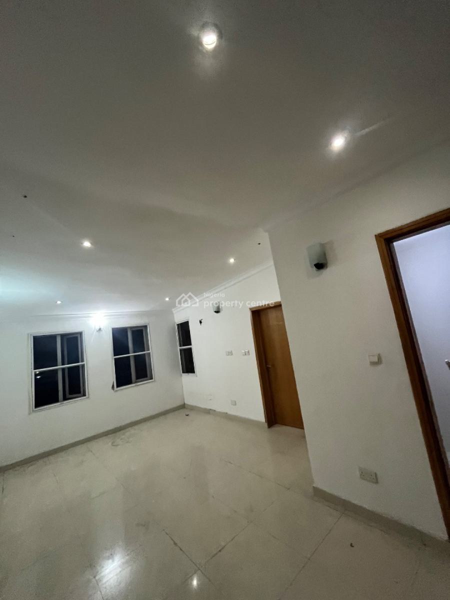 Big Self Contain, Off Freedom Way, Lekki Phase 1, Lekki, Lagos, Self Contain (single Rooms) for Rent