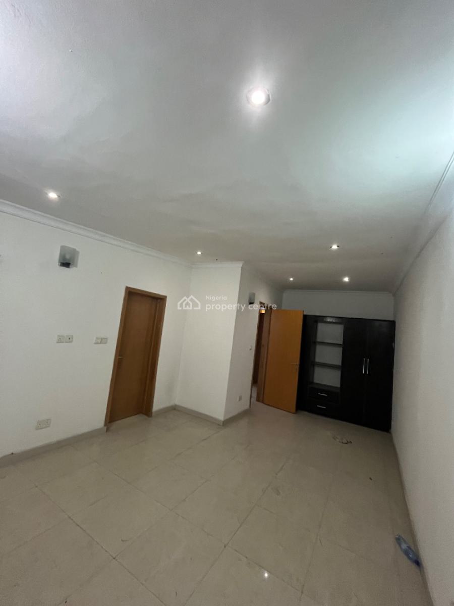 Big Self Contain, Off Freedom Way, Lekki Phase 1, Lekki, Lagos, Self Contain (single Rooms) for Rent