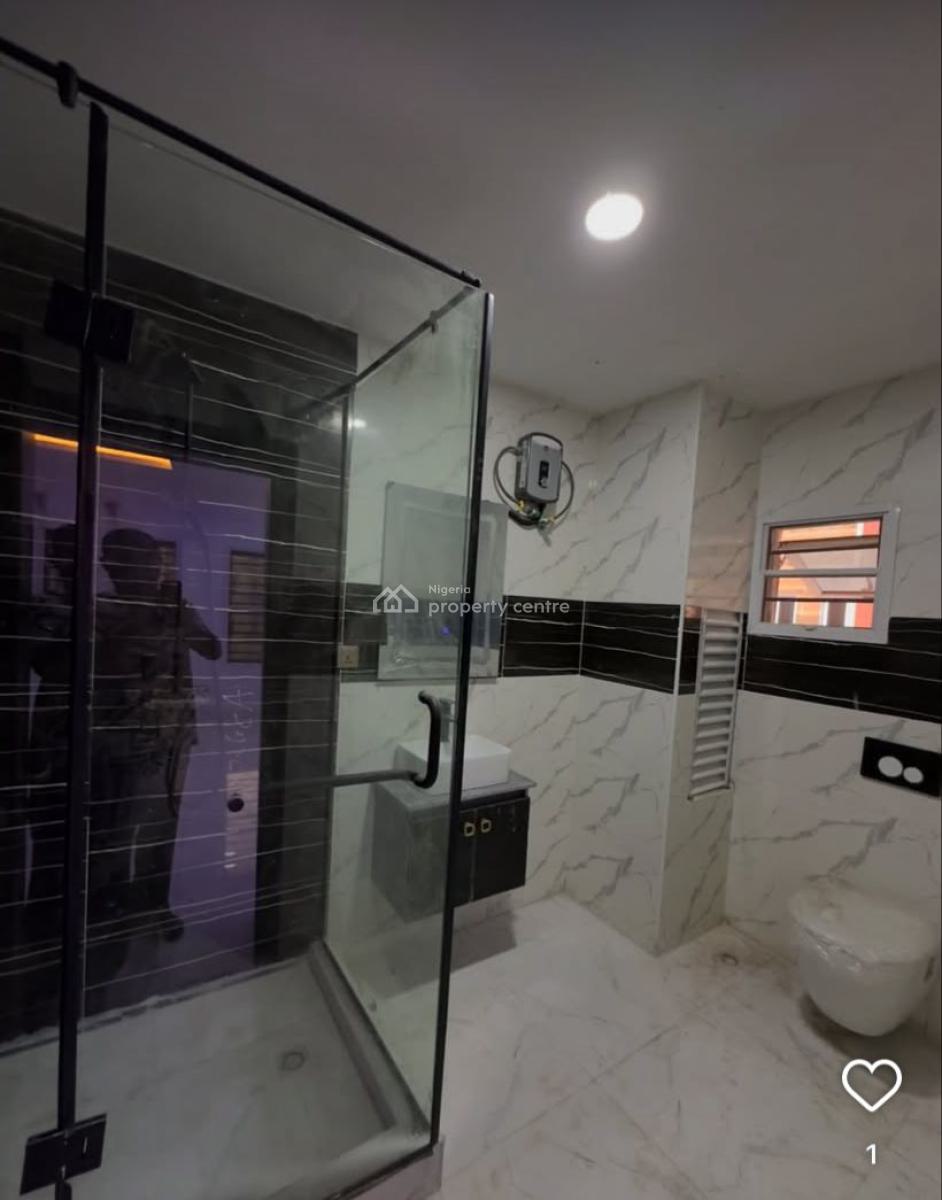 2 Bedroom Fully Serviced Apartment with Pool, Gym & 24/7 Light., Lekki Phase 1, Lekki, Lagos, Flat / Apartment for Rent