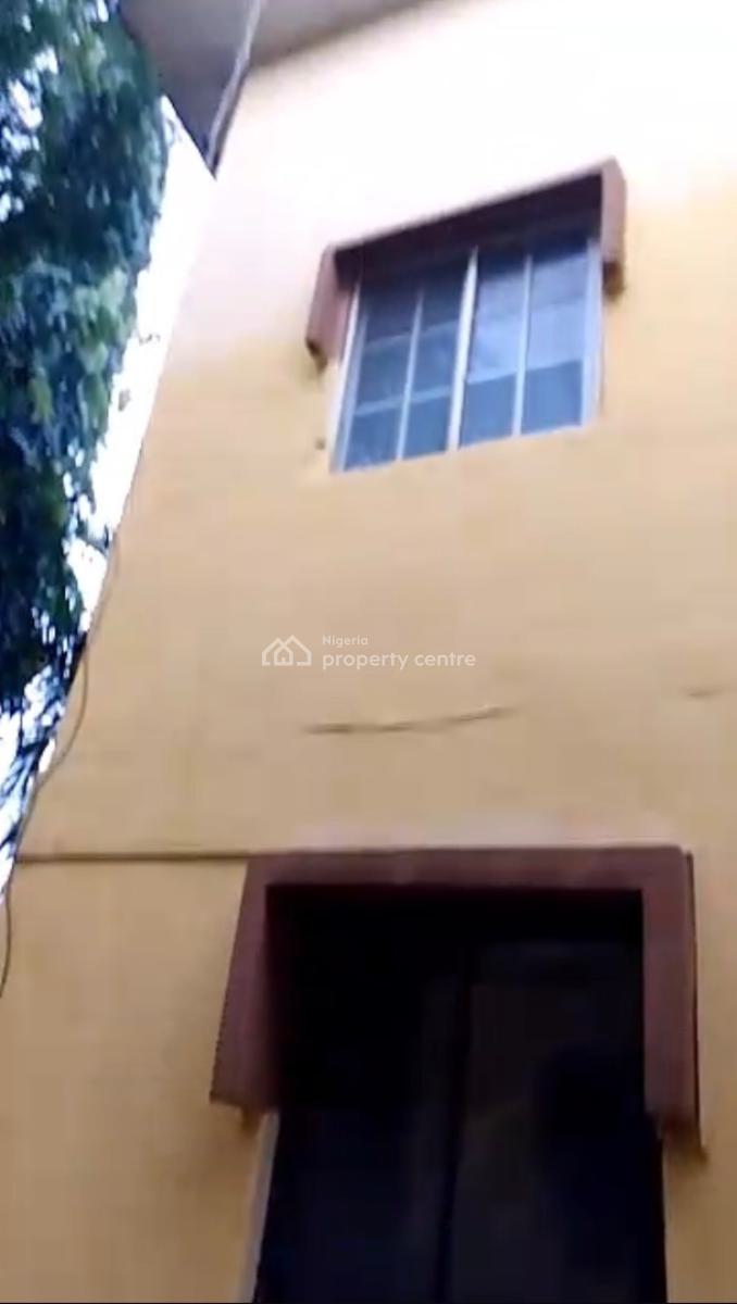 3 Bedroom Apartment, Ojokoro, Ifako-ijaiye, Lagos, Flat / Apartment for Rent