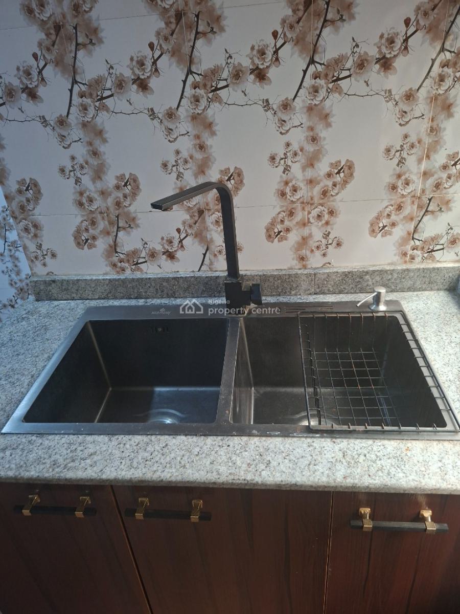 Ground Floor All Rooms Ensuite 3 Bedroom Flat, Ibukunolu Street, Akoka, Yaba, Lagos, Flat / Apartment for Rent