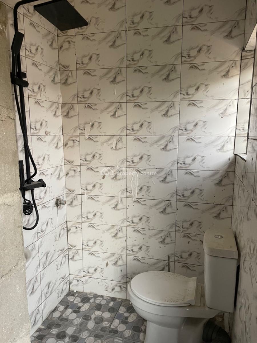 Lovely and Exclusive 2 Bedroom Apartment, Alagomeji, Yaba, Lagos, Flat / Apartment for Rent