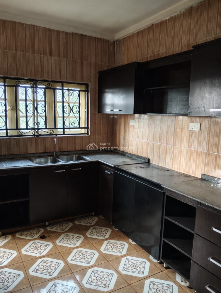 Spacious 3 Bedroom Flat, Rotimi Tom Crescent, Durumi, Abuja, Flat / Apartment for Rent