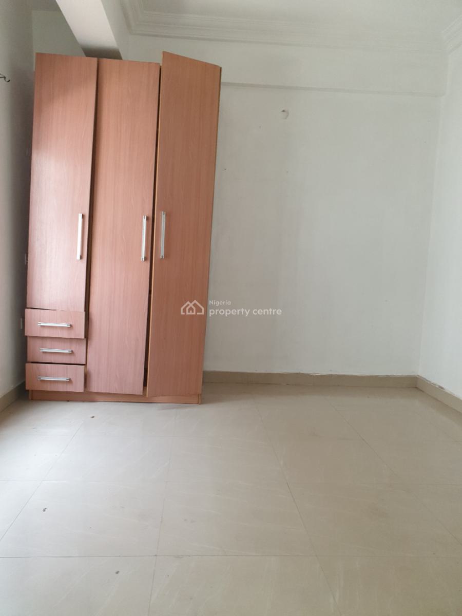 Spacious 3 Bedroom Flat, Ilasan, Lekki, Lagos, Flat / Apartment for Rent