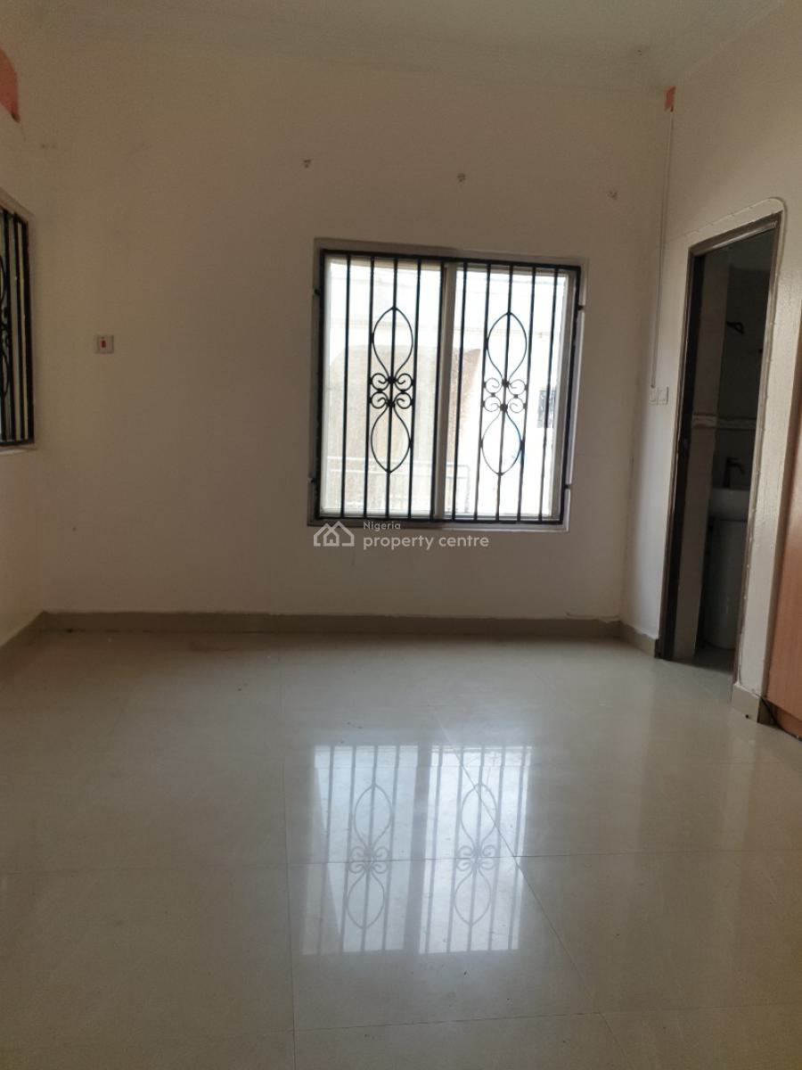 Spacious 3 Bedroom Flat, Ilasan, Lekki, Lagos, Flat / Apartment for Rent