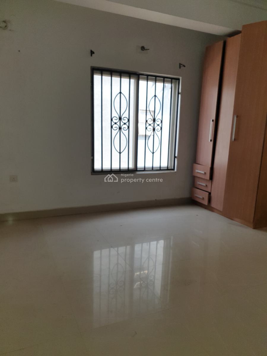 Spacious 3 Bedroom Flat, Ilasan, Lekki, Lagos, Flat / Apartment for Rent