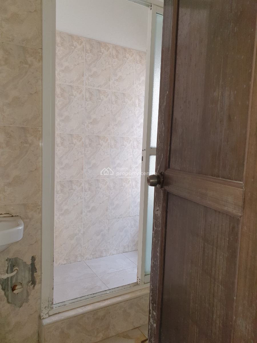 Spacious 3 Bedroom Flat, Ilasan, Lekki, Lagos, Flat / Apartment for Rent