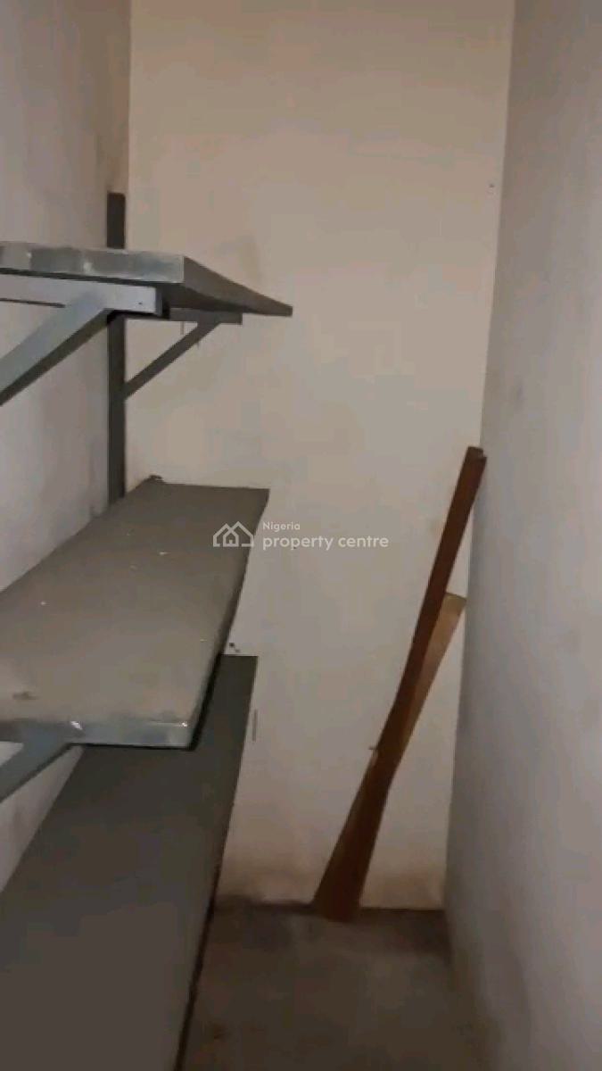 a Very Spacious 3 Bedroom Flat with 3 Toilets  and 3 Bathroom, Off Allen Avenue, Ikeja, Lagos, Flat / Apartment for Rent