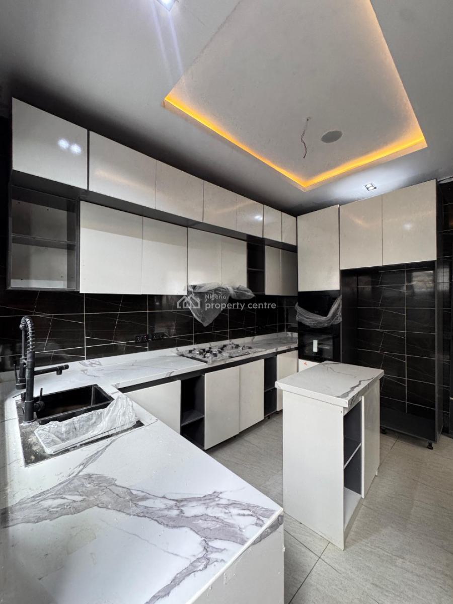 Stunning 4 Bedroom Semi-detached Triplex with Bq, Lekki, Lagos, Semi-detached Duplex for Sale