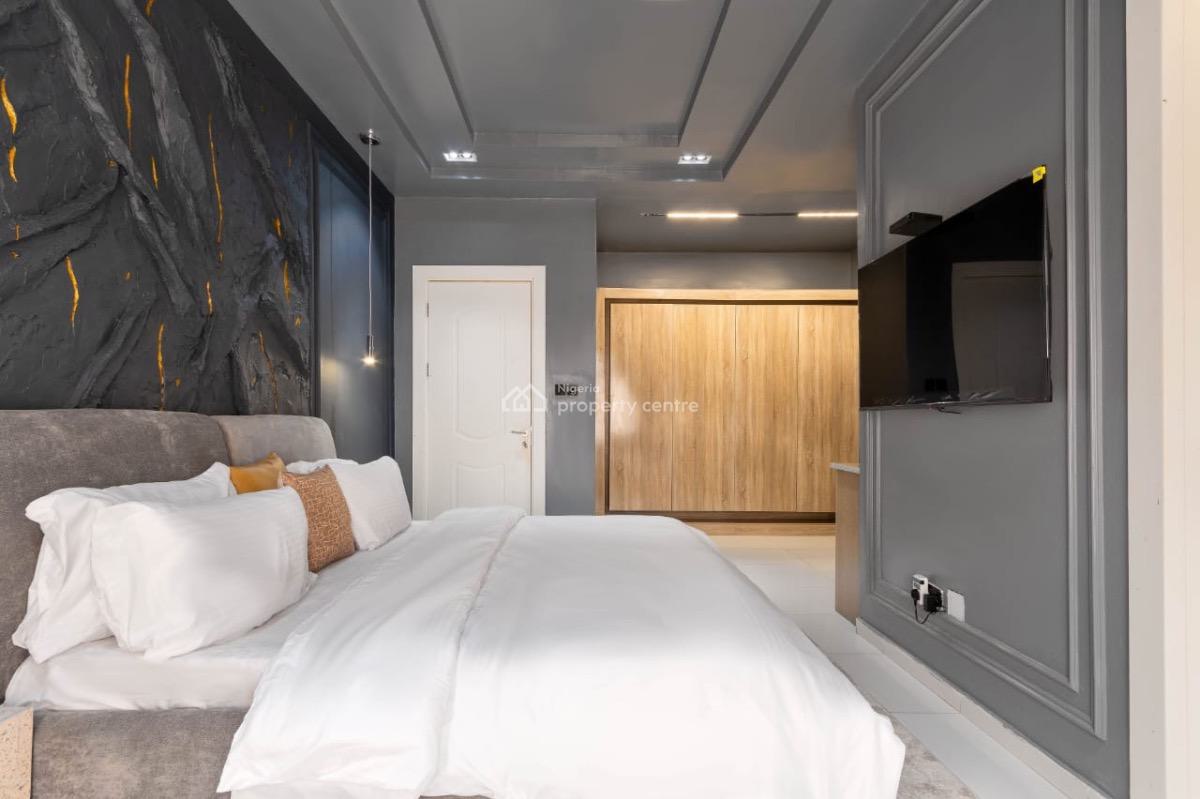 Luxury 3 Bedroom Self Compound with Private Cinema, Ps5, & Snooker, Lekki Phase 1, Lekki, Lagos, Flat / Apartment Short Let