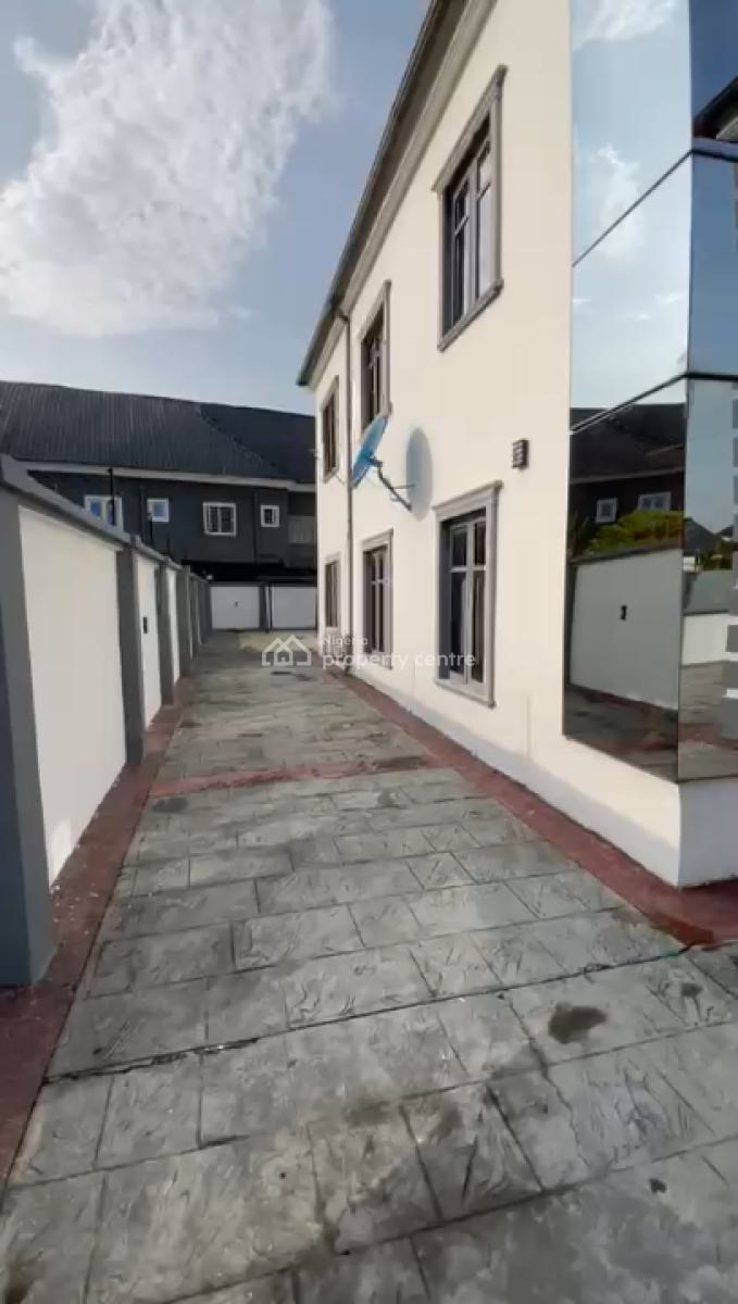 Well Maintained 2 Bedroom Flat, Lakowe, Awoyaya, Ibeju Lekki, Lagos, Flat / Apartment for Rent