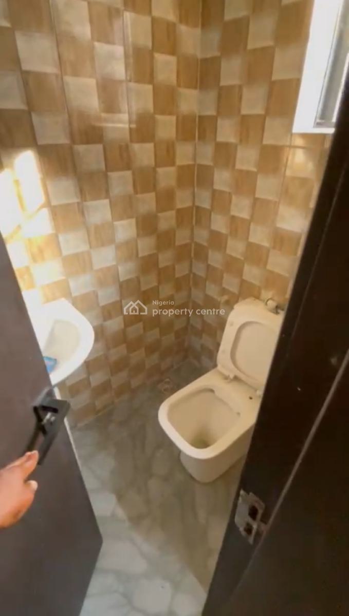 Well Maintained 2 Bedroom Flat, Lakowe, Awoyaya, Ibeju Lekki, Lagos, Flat / Apartment for Rent