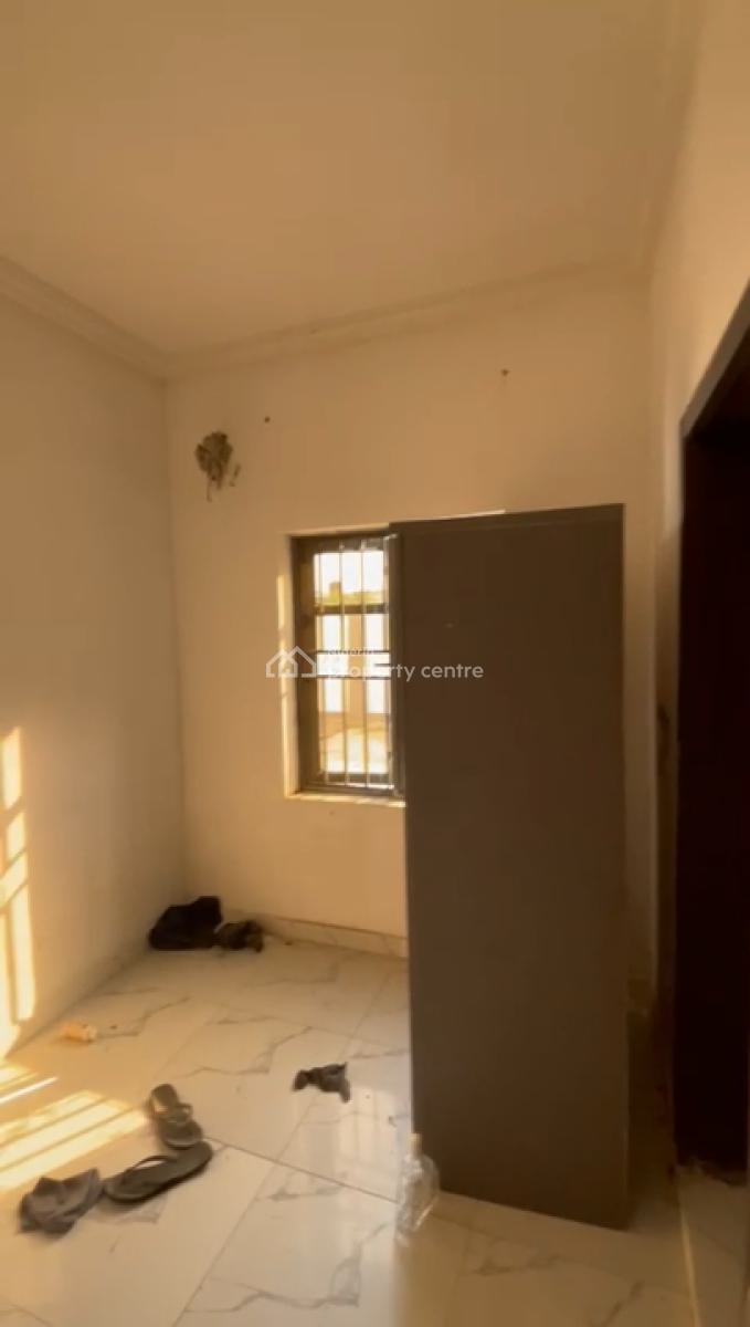 Well Maintained 2 Bedroom Flat, Lakowe, Awoyaya, Ibeju Lekki, Lagos, Flat / Apartment for Rent