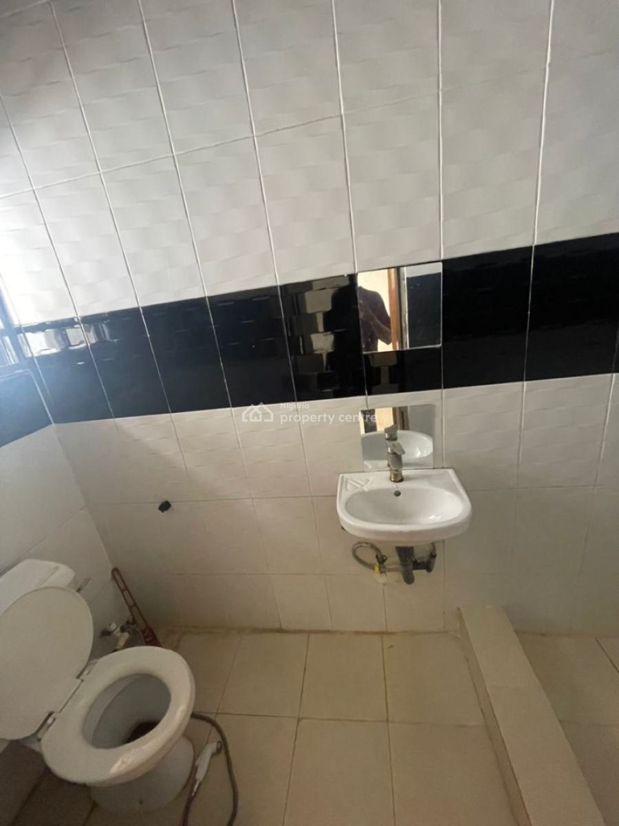 Spacious 3 Bedroom Apartment, Agungi, Lekki, Lagos, Flat / Apartment for Rent