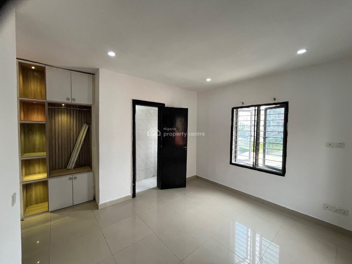 Spacious 2 Bedroom Apartment on The First Floor in an Estate, Lekki Phase 1, Lekki, Lagos, Flat / Apartment for Rent
