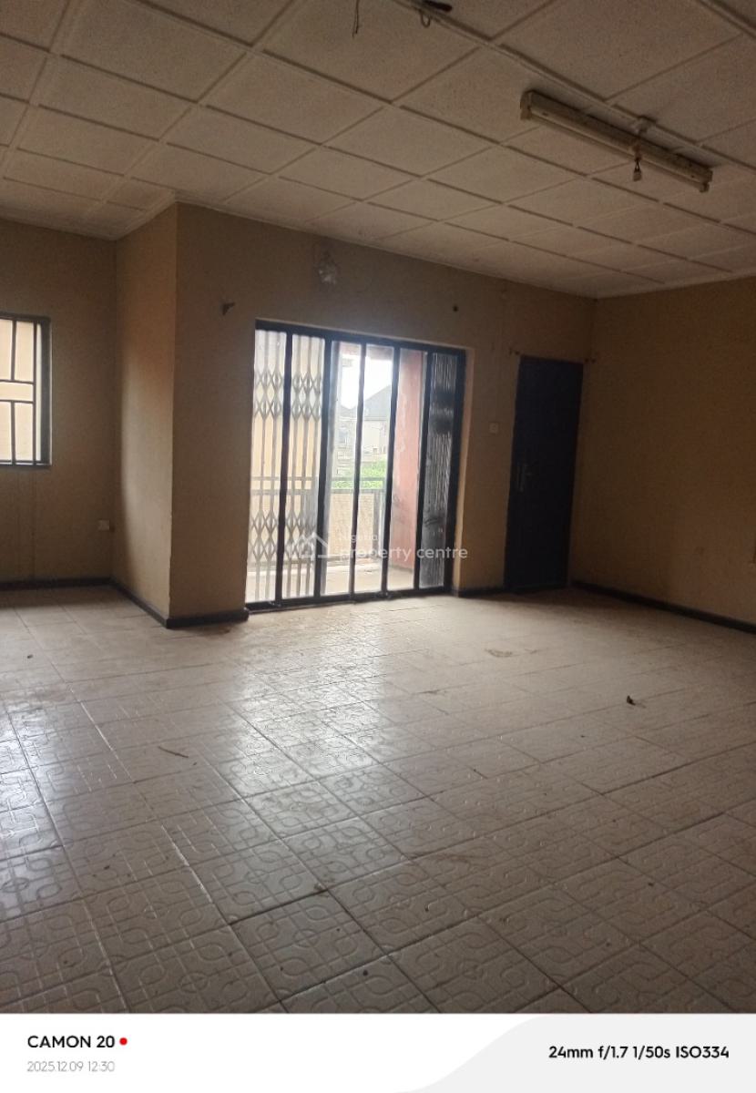 Well Mantained 3bedroom Apartment in a Good Location Upstairs, Okeira Nla, Off Ado Road, Ajah, Lagos, Flat / Apartment for Rent