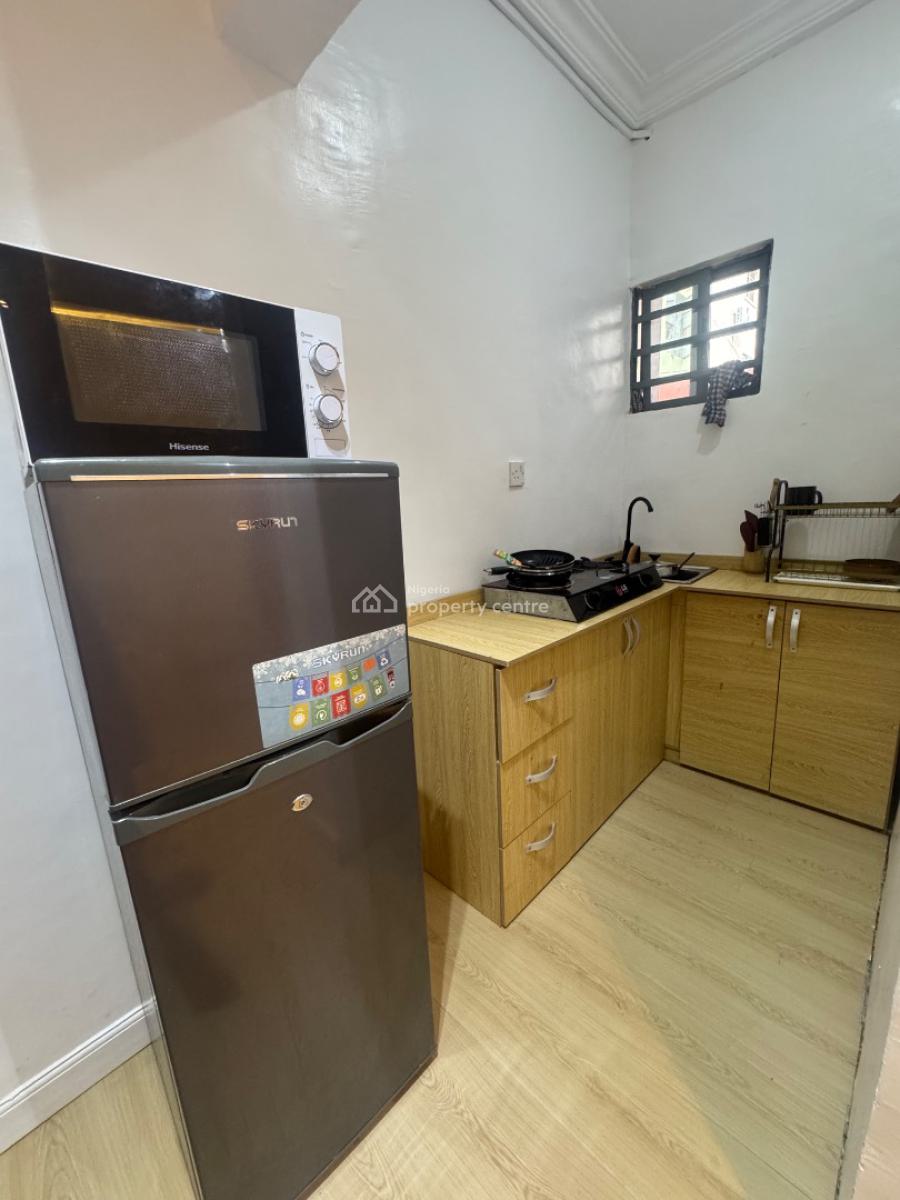 Luxury One Bedroom, Olumo Street, Onike, Yaba, Lagos, Detached Duplex Short Let