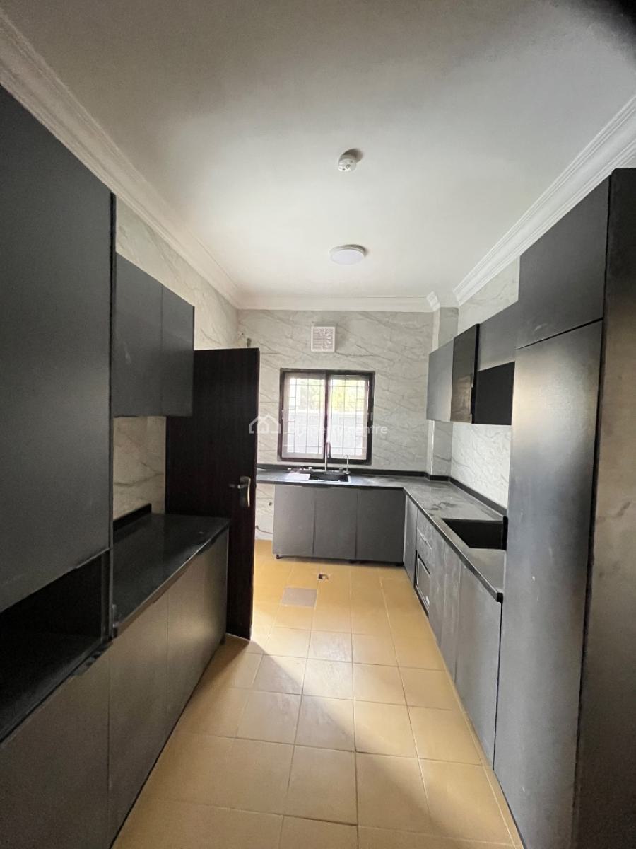 Refurbished Massive 3 Bedroom Apartment with Bq, Off Admiralty Way, Lekki Phase 1, Lekki, Lagos, Flat / Apartment for Rent