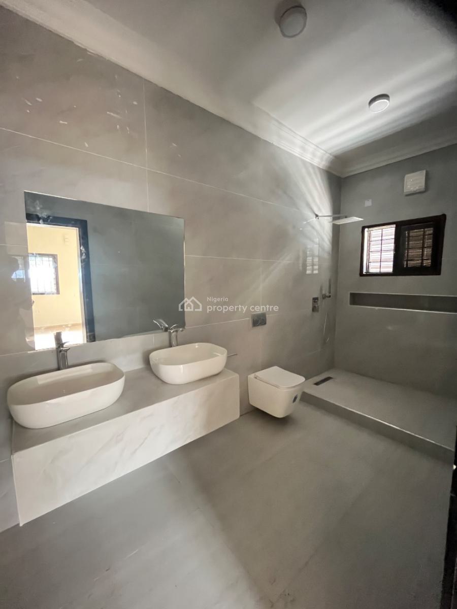 Refurbished Massive 3 Bedroom Apartment with Bq, Off Admiralty Way, Lekki Phase 1, Lekki, Lagos, Flat / Apartment for Rent