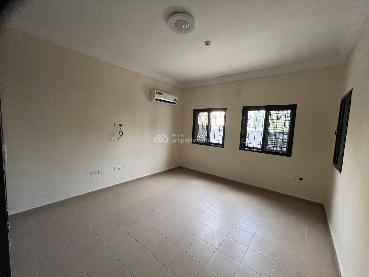 Refurbished Massive 3 Bedroom Apartment with Bq, Off Admiralty Way, Lekki Phase 1, Lekki, Lagos, Flat / Apartment for Rent
